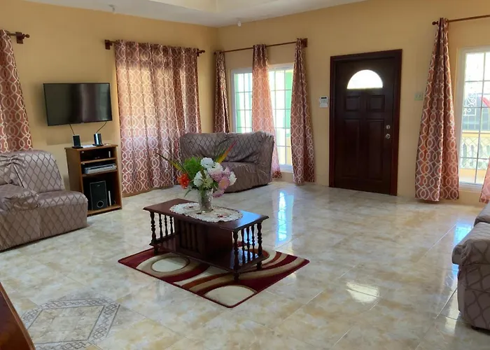 Poinciana House Holiday home *
